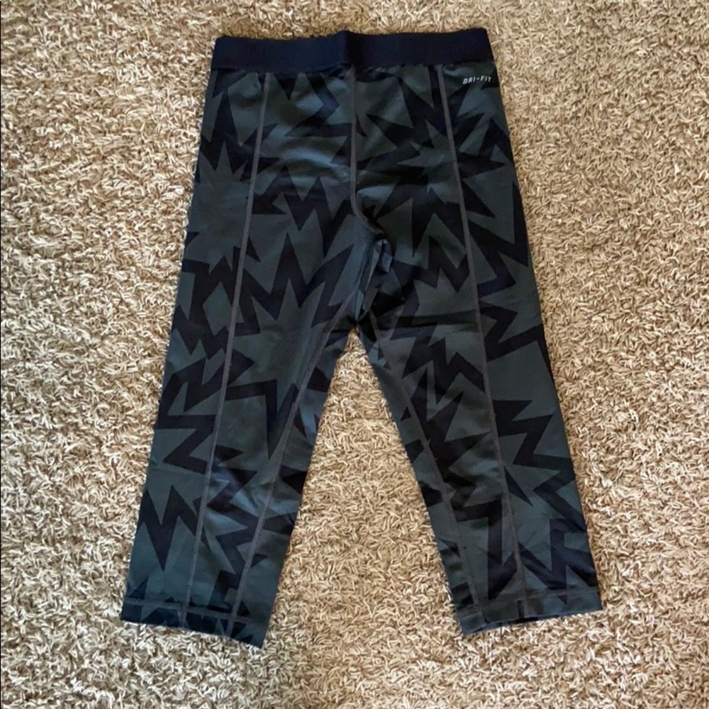 Nike Pro Cropped Leggings - Picture 2 of 2
